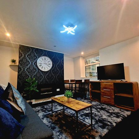 Private Courtyard Apartment In Bradford With Parking Shipley  Exterior photo